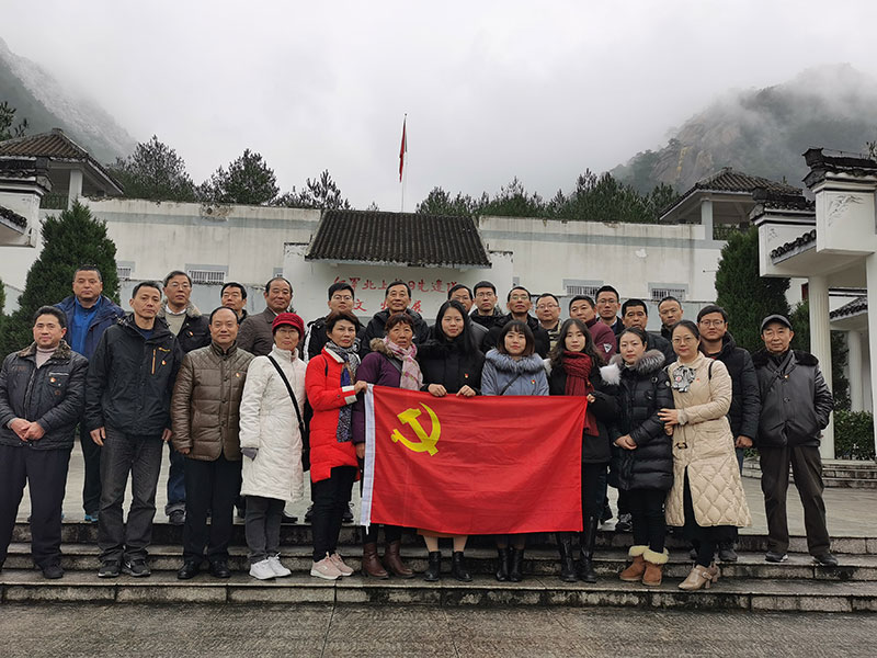 屯溪區(qū)委辦黨支部、屯溪城建投公司黨支部聯(lián)合開(kāi)展主題黨日共建活動(dòng)