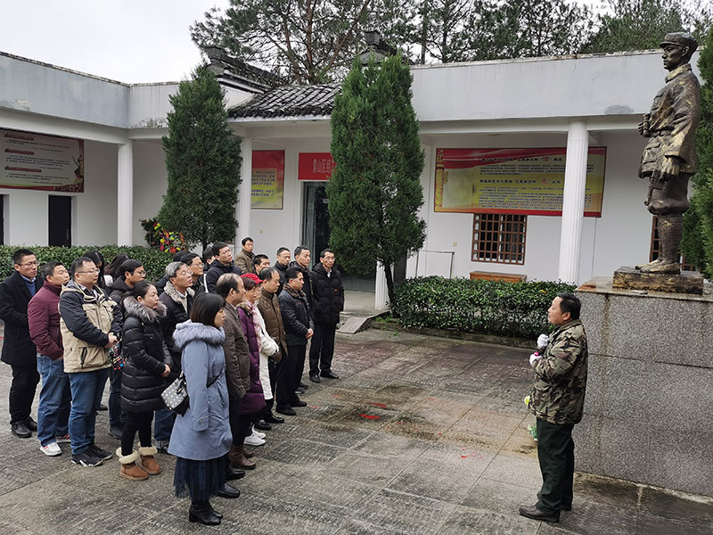 屯溪區(qū)委辦黨支部、屯溪城建投公司黨支部聯(lián)合開(kāi)展主題黨日共建活動(dòng)