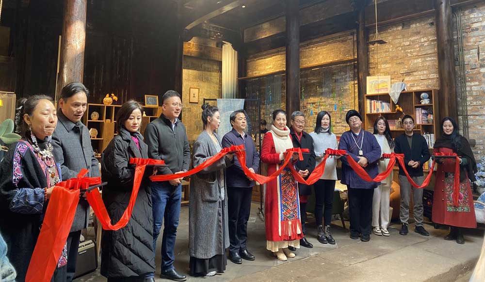 藍(lán)屋藝術(shù)館開業(yè)，為鄉(xiāng)村業(yè)態(tài)增活力